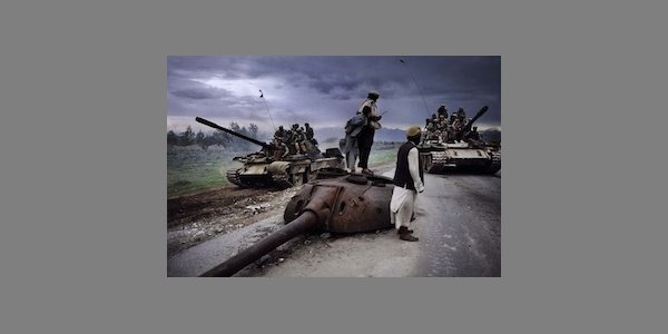 Image:100 photos de Steve McCurry pour la liberté de la presse